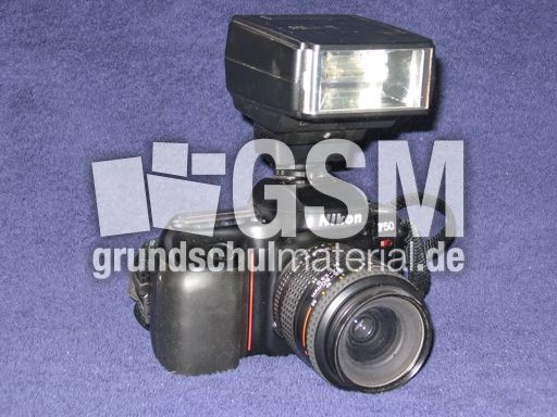 Fotoapparat mit Blitzlicht.JPG